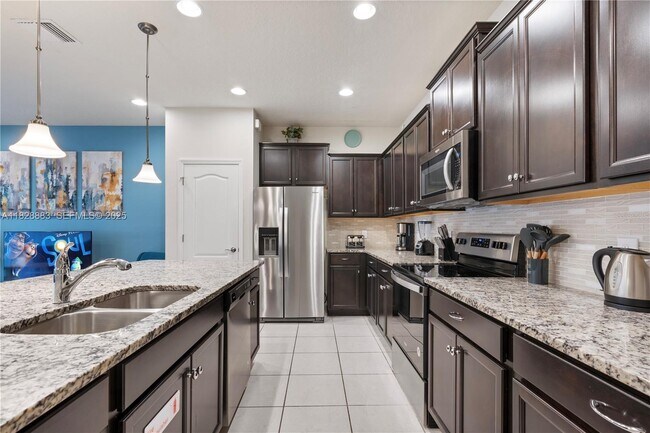 Foto del edificio - 2428 Dubai St