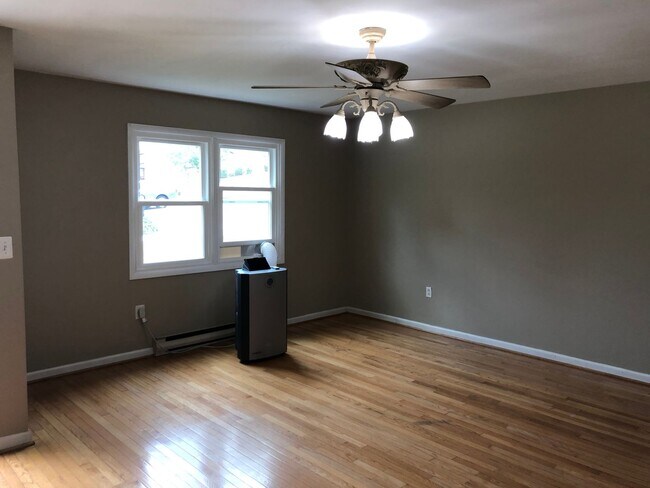 Building Photo - 401 S Center St