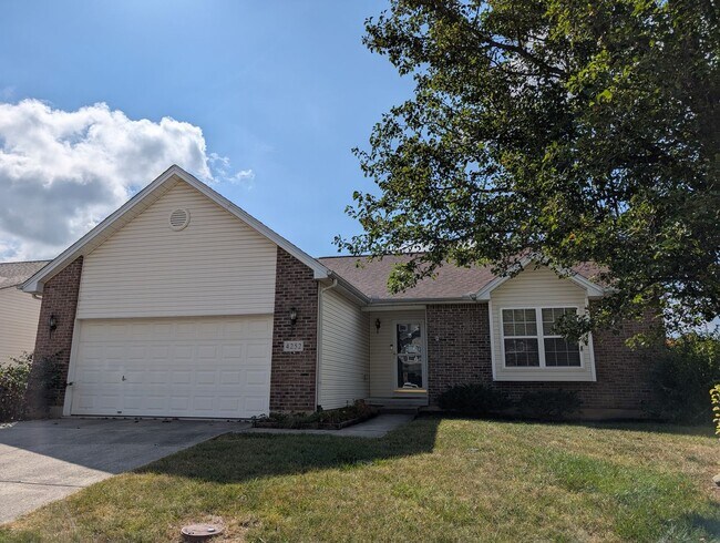 Building Photo - AVAILABLE NOW! 3 Bedroom Ranch with 2 Full...