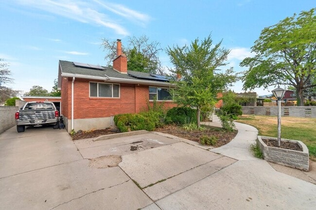 Building Photo - 930 S 500 E