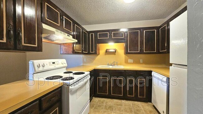 Foto del edificio - 2405 Patrick Henry St