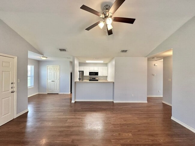 Building Photo - COMING SOON! 2 Bedroom 2 Bath Duplex at Ma...