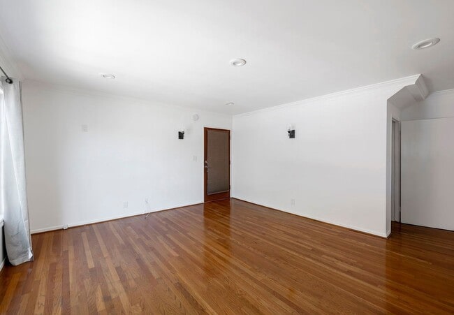 Photo - 1008 North Stanley Avenue Apartment