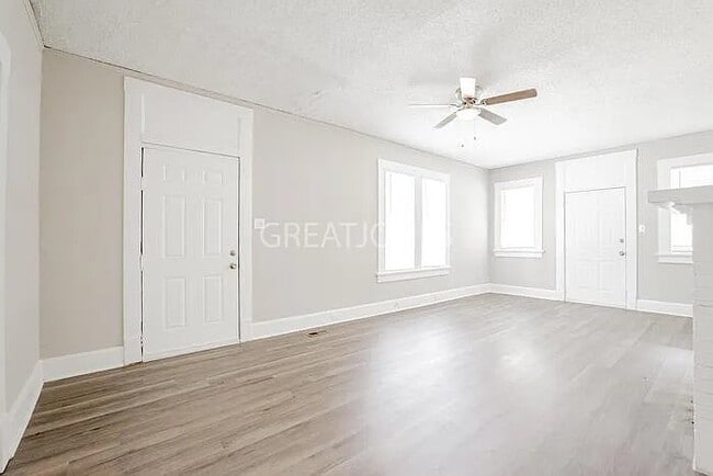 Foto del edificio - 2528 10th St