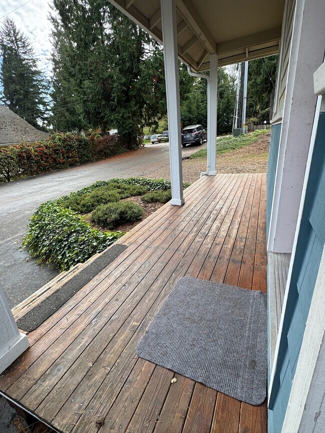 Building Photo - 1110 Irving St SW