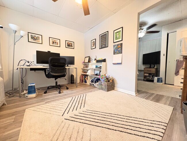 Foto del edificio - 5807 Hobart St