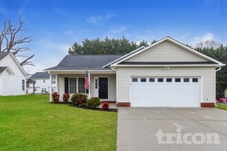 Building Photo - 2112 Saponi Village Ct