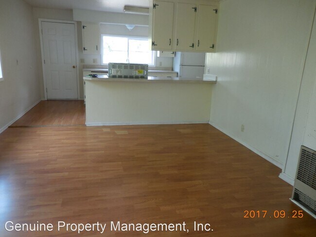 Building Photo - 2 br, 1 bath House - 323 Newtown Street
