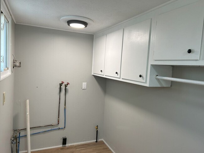 Foto del edificio - 3 Bed Single Family with Huge Kitchen and ...