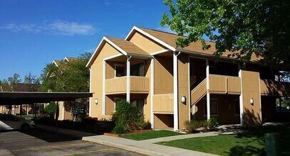 Building Photo - 7170 Shadow Ridge Dr