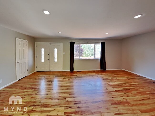 Building Photo - 3450 Pierremont Rd