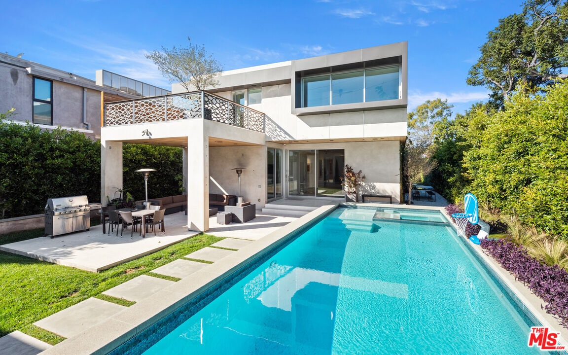 730 San Vicente Blvd