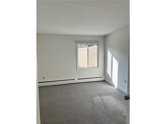 Foto del edificio - 4820 Park Commons Dr