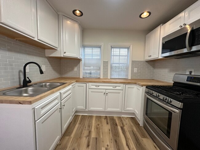 Building Photo - 1305 Woodward Ave