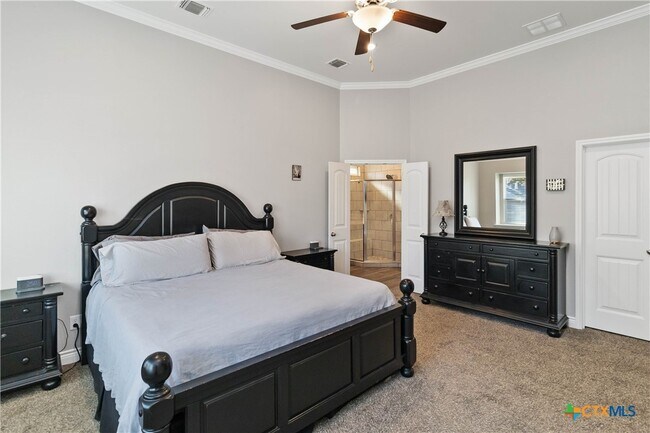 Foto del edificio - 8402 Ridge Crest Dr