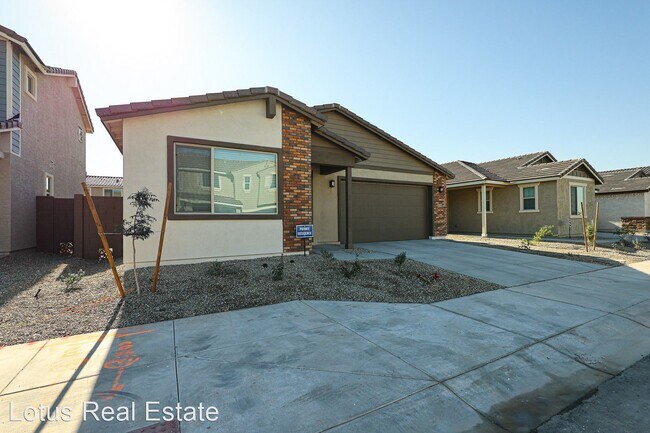 Building Photo - 4 br, 2.5 bath House - 10765 W Garfield St