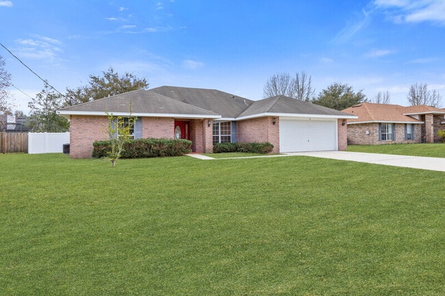 Building Photo - 6 Lemay Pl