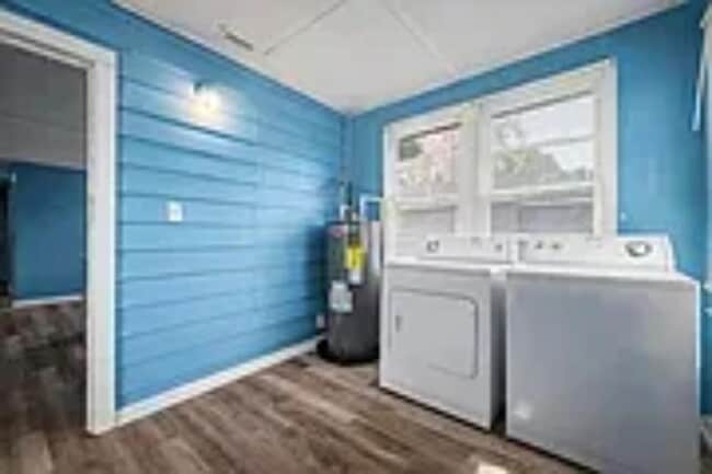 Building Photo - 250 Vernis Ave