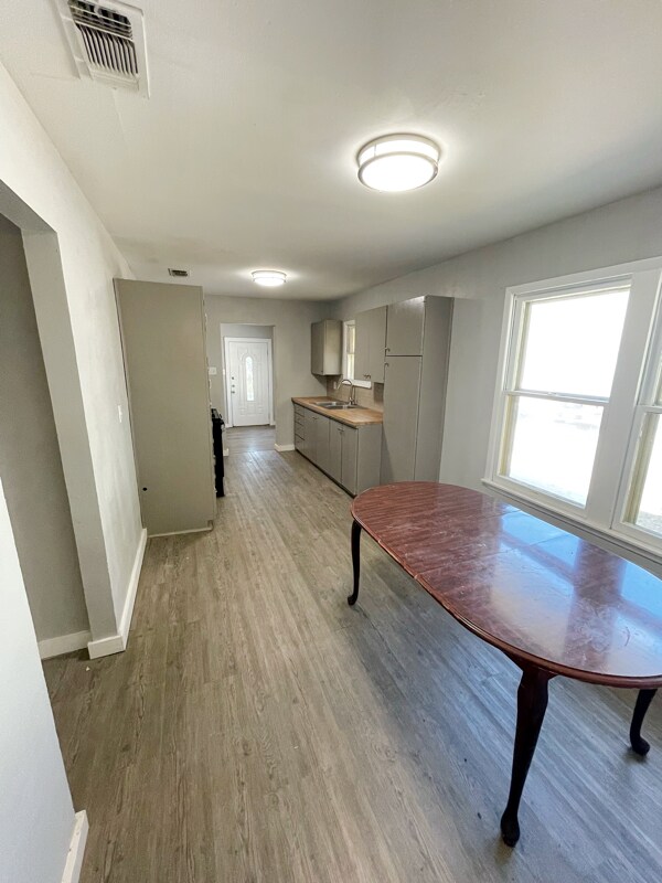 Building Photo - 454 Anton Dr