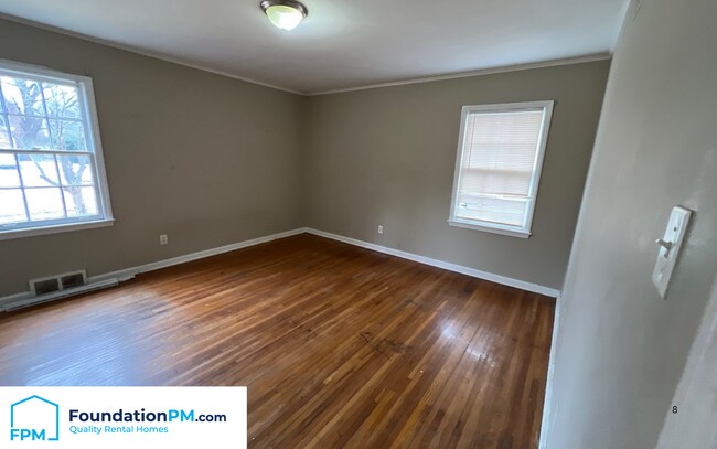 Foto del edificio - 1324 Bonnie Dr