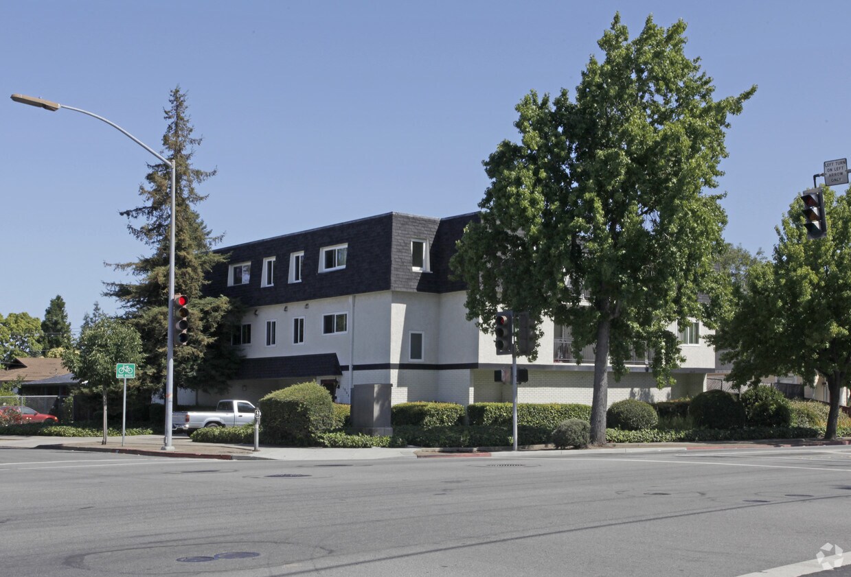 Primary Photo - 1300 Arguello St