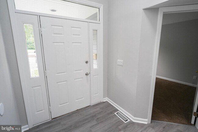 Foto del edificio - 658 River Oak Ct