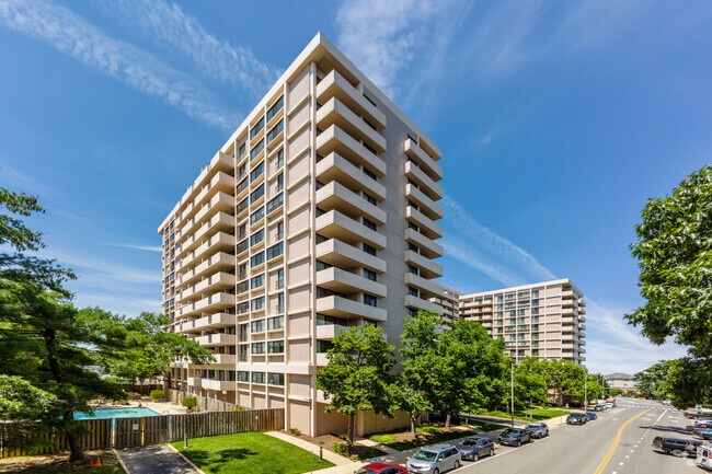 Building Photo - Hyde Park Condominium