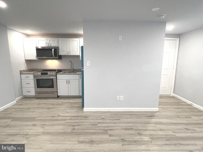 Foto del edificio - 5130 Pennell Rd