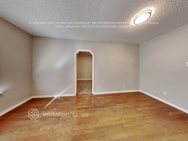 Foto del edificio - 3325 Hummingbird Ln