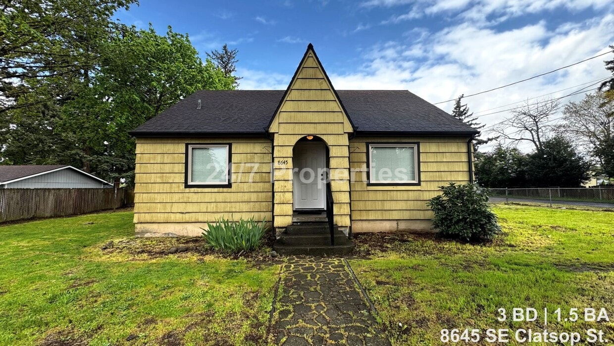 Bright 3BD I 1.5BA Home w/ Large Yard - SE Portland - Bright 3BD I 1.5BA Home w/ Large Yard - SE Portland
