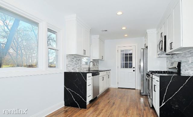 Foto del edificio - 3 br, 2 bath House - 24 Prescott St