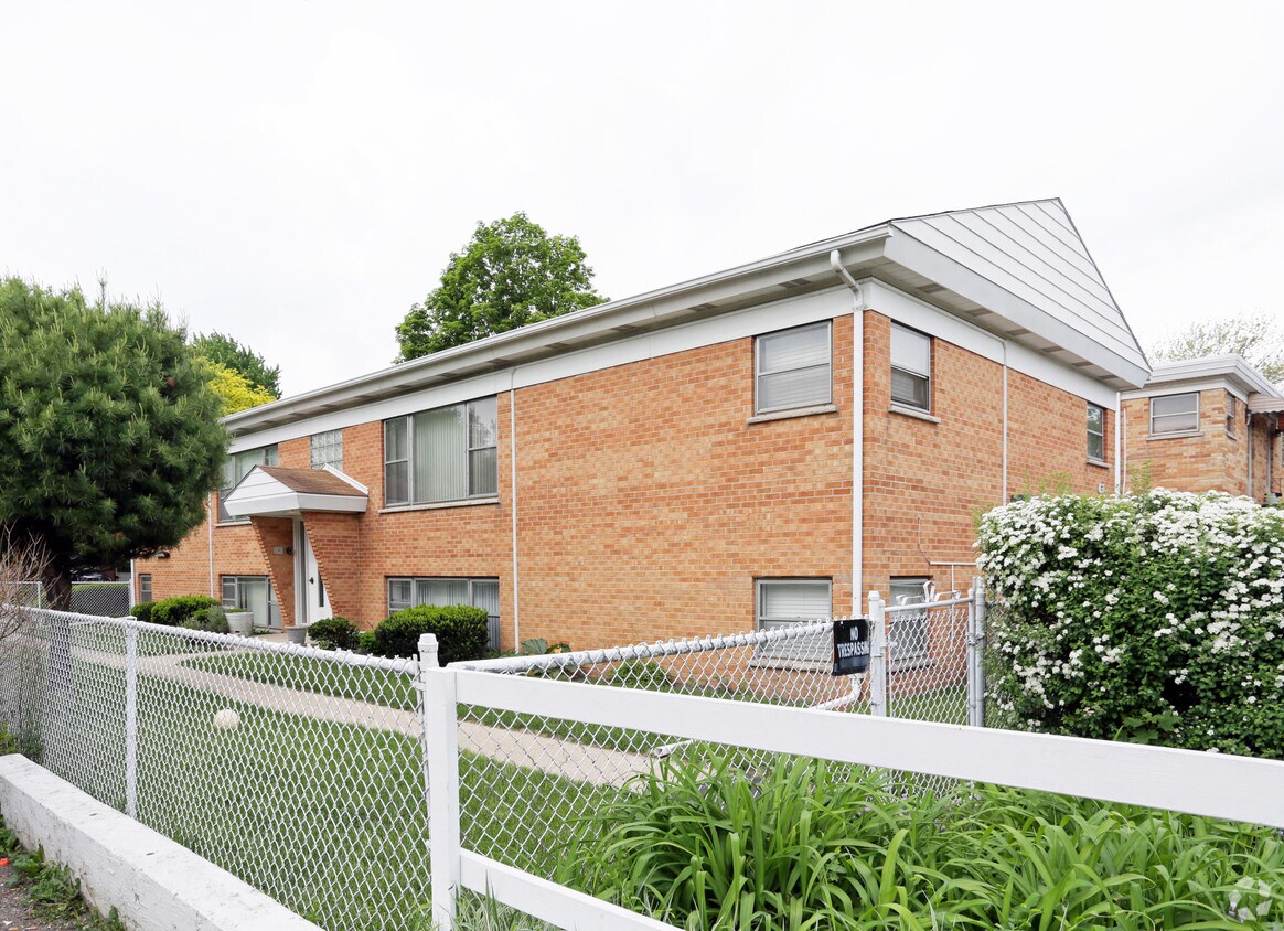 Building Photo - 172 E Lorraine Ave