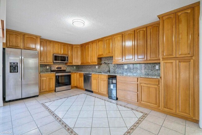 Building Photo - 3 br, 2.5 bath Townhome - 8119 Boca Rio Dr