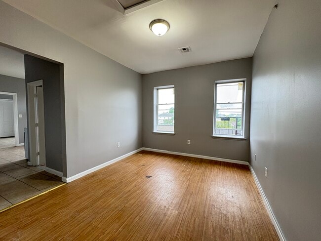 548 Springfield Ave 4B - 491 18th Ave