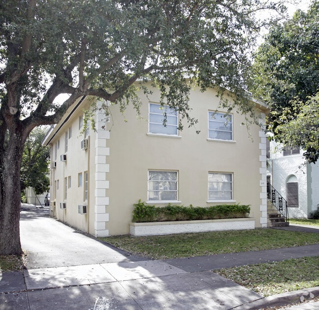 Building Photo - 218 Phoenetia Ave