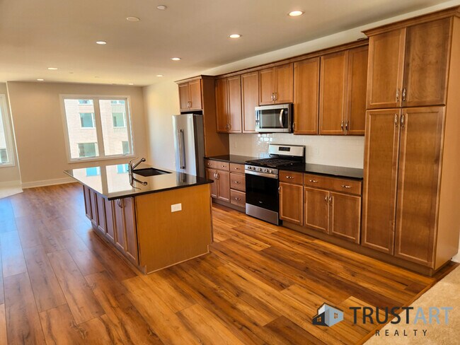 Building Photo - 3 bed/2bath condo house in Fishtown
