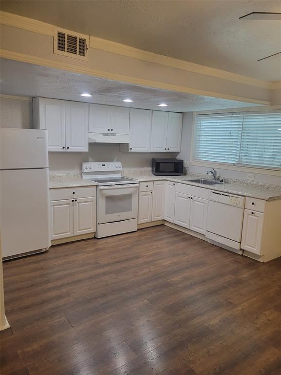 Foto del edificio - 7021 Chasewood Dr