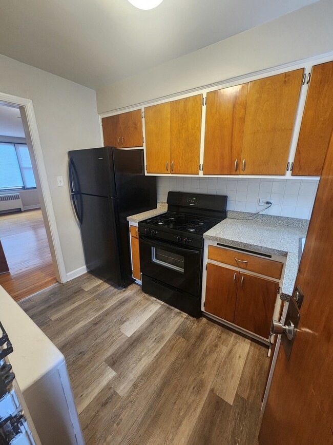Foto del edificio - 7365 N Winchester Ave
