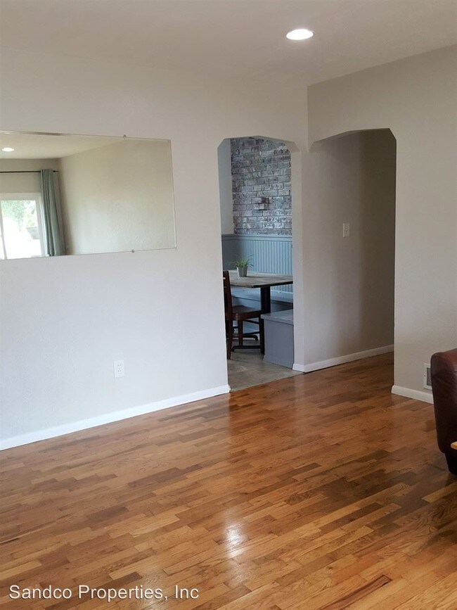 Foto del edificio - 867 Violet Meadow St S