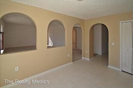 Building Photo - 2765 Sweet Springs St