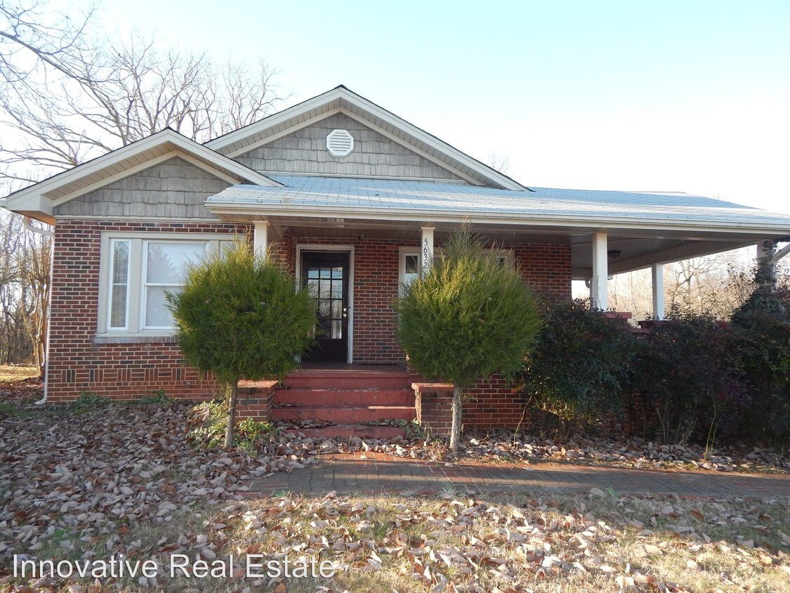 Foto principal - 5632 Old Walkertown Rd