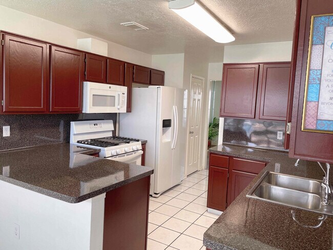 Foto del edificio - 4027 Almond Lake Dr
