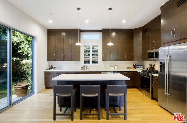 Foto del edificio - 2031 Butler Ave