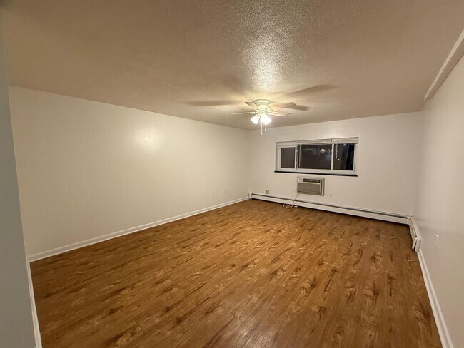 Foto del edificio - 240 Belmont St