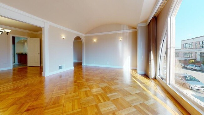 Building Photo - "Charming 4-Bed, 4-Bath Oasis in San Francisco with 1,963 Sq Ft of Comfort!"