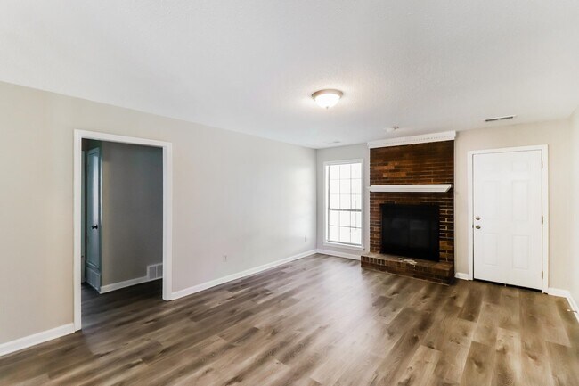 Foto del edificio - 7146 Butternut Dr