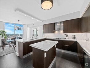 Building Photo - 333 Las Olas Way