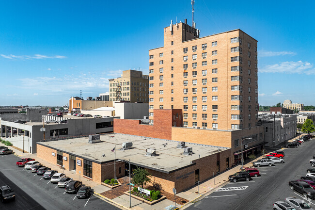 Building Photo - The Plaza