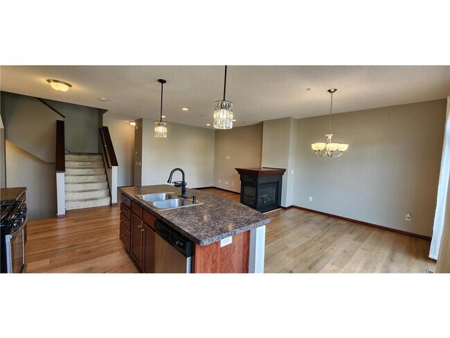 Foto del edificio - 11917 Emery Village Dr N