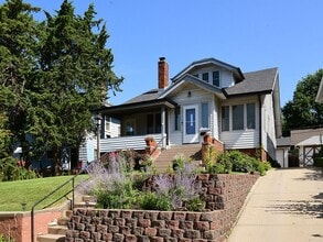 Building Photo - 5022 Izard St